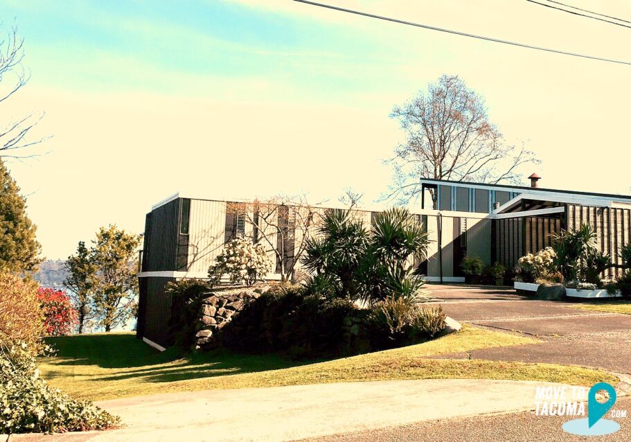 midcentury modern home on north stadium way