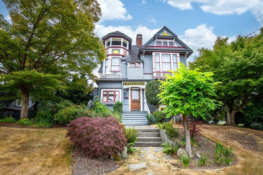 historic mansion in tacoma's stadium district on a sunny day