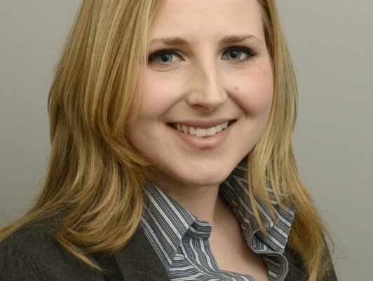 melissa santos headshot