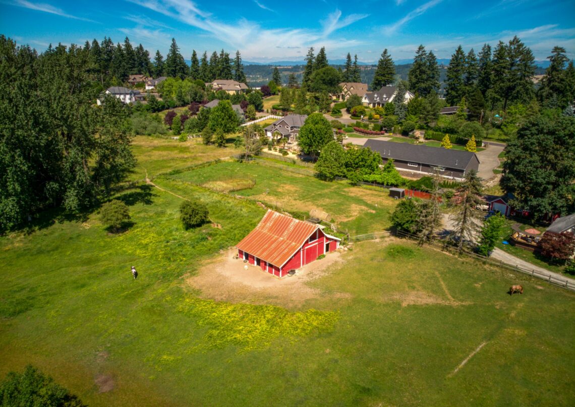 A barn on land in Edgewood WA
