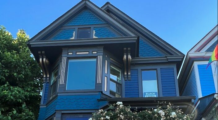 a blue victorian house on north I street in Tacoma Washington's North Slope Historic District